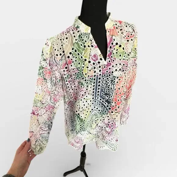 Chico’s Eyelet Tunic Blouse Size 1.5 / US 10 Boho Cottagecore Resort Cotton Top - Picture 2 of 9